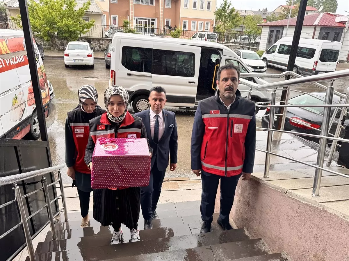 Erzurumlu çift, 22 yıllık evlat hasretini 'Azra' ile dindirdi