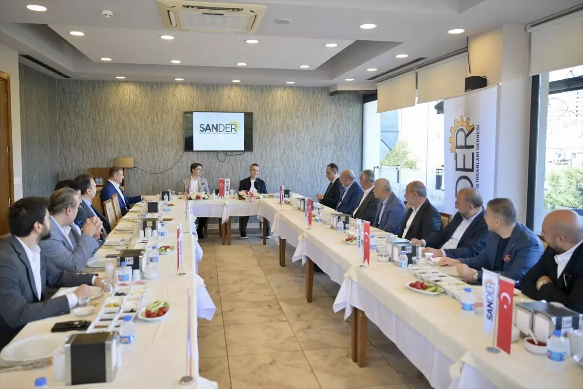 Esenyurt'ta İş Dünyası ile Kahvaltı Programı