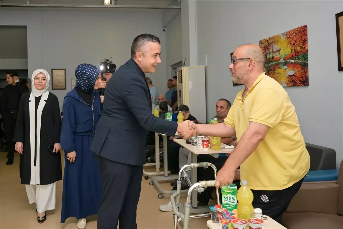 Esenyurt Belediye Başkan Vekili Aksoy'dan Babalar Günü ziyareti