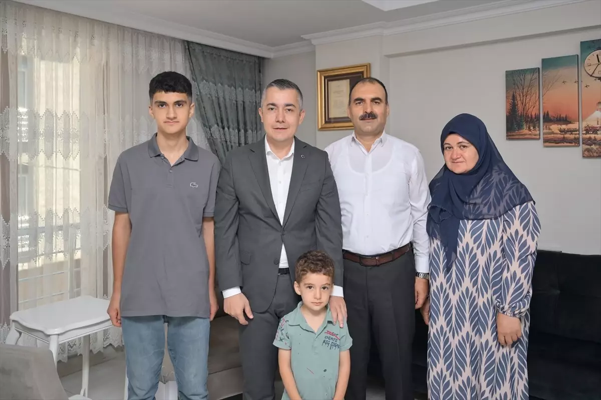 Esenyurt Belediye Başkan Vekili, 15 Temmuz Gazisini Ziyaret Etti