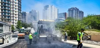 Esenyurt'ta 27 Bin Ton Asfalt ve 159 Bin Metrekare Parke Yol Yapıldı