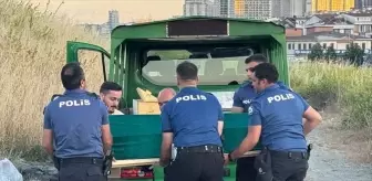 Esenyurt'ta Boş Arazide Erkek Cesedi Bulundu