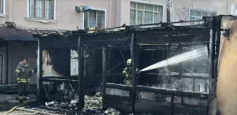 Esenyurt'ta Öğrenci Yurdu Bahçesinde Yangın