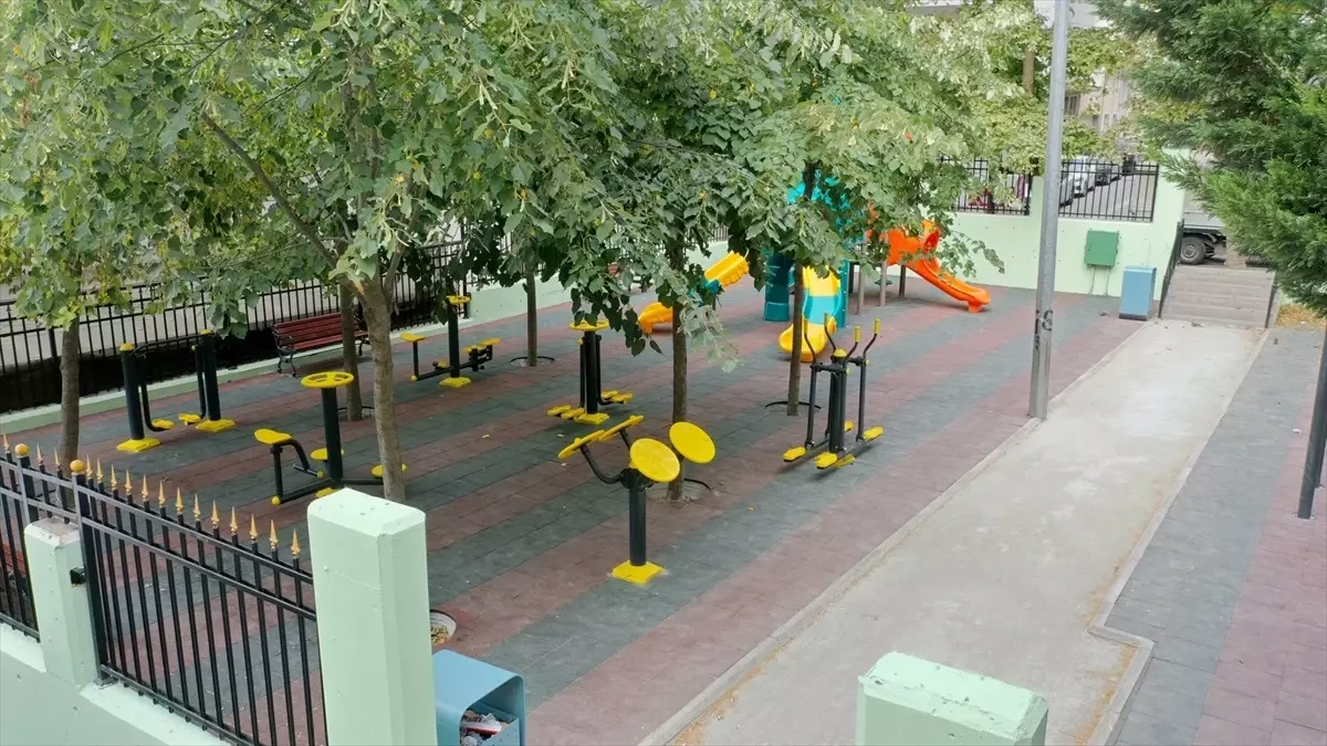 Esenyurt'taki Sardunya Parkı Yenilendi, Mahalle Sakinlerine Modern Bir Alan Sunuyor