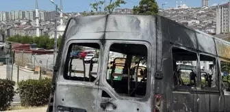 Esenyurt'ta Servis Minibüsünde Yangın Çıktı
