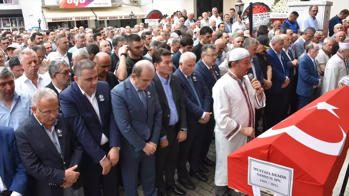 Eski Bakan Mustafa Demir Son Yolculuğuna Uğurlandı