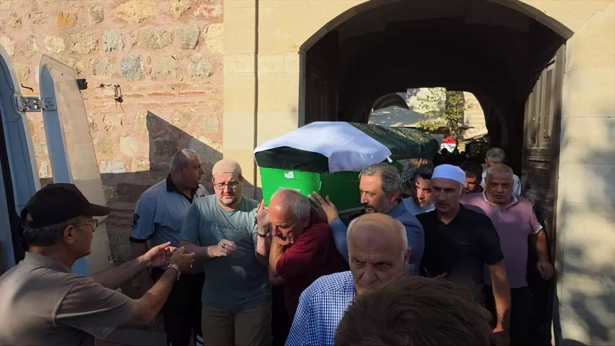Cemalettin Kaflı'nın Cenazesi Kocaeli'nde Toprağa Verildi