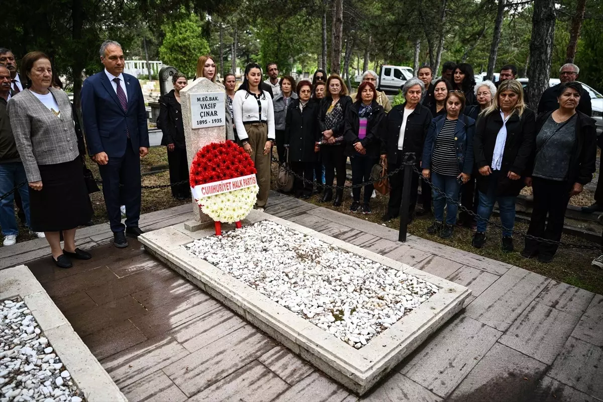 Eski Milli Eğitim Bakanı Hüseyin Vasıf Çınar, 90. Yılında Anıldı