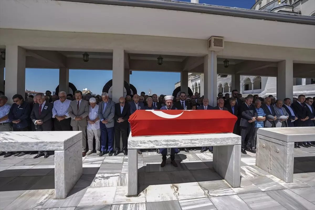 Eski Sağlık Bakanı Halil Şıvgın Son Yolculuğuna Uğurlandı