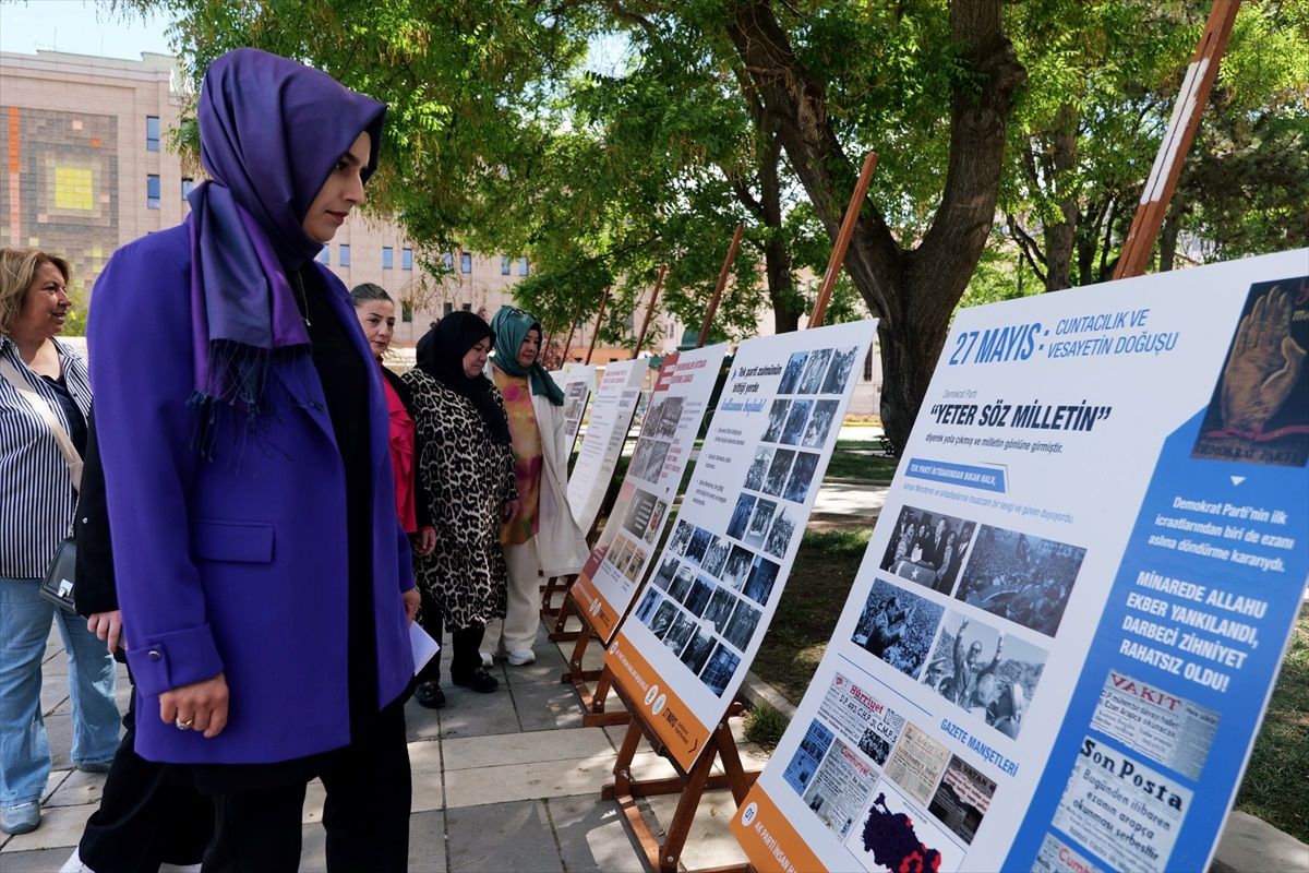 Eskişehir'de '27 Mayıs: Cuntacılık ve Vesayetin Doğuşu' sergisi açıldı