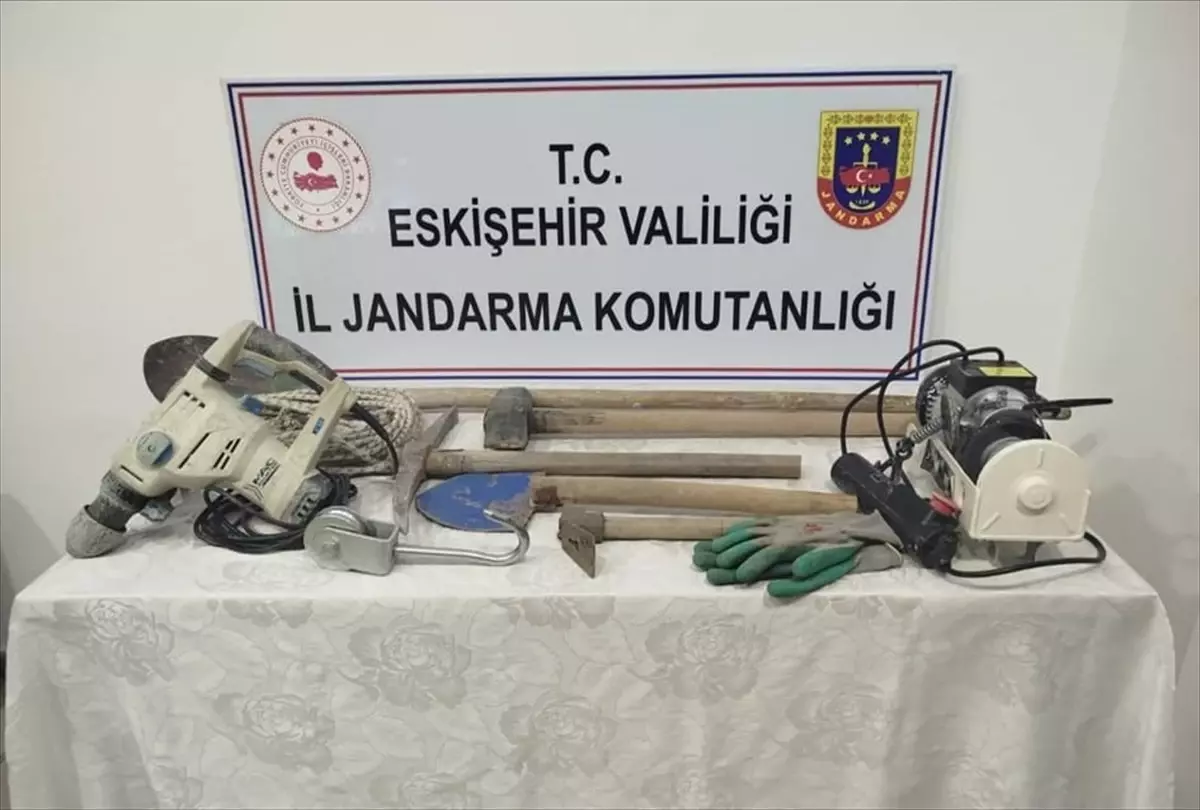 Eskişehir'de Kaçak Kazı Yapan Şüpheli Gözaltına Alındı