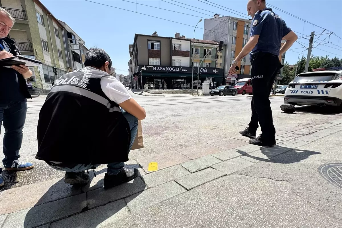 Eskişehir'de Bıçaklı Kavga: 3 Yaralı