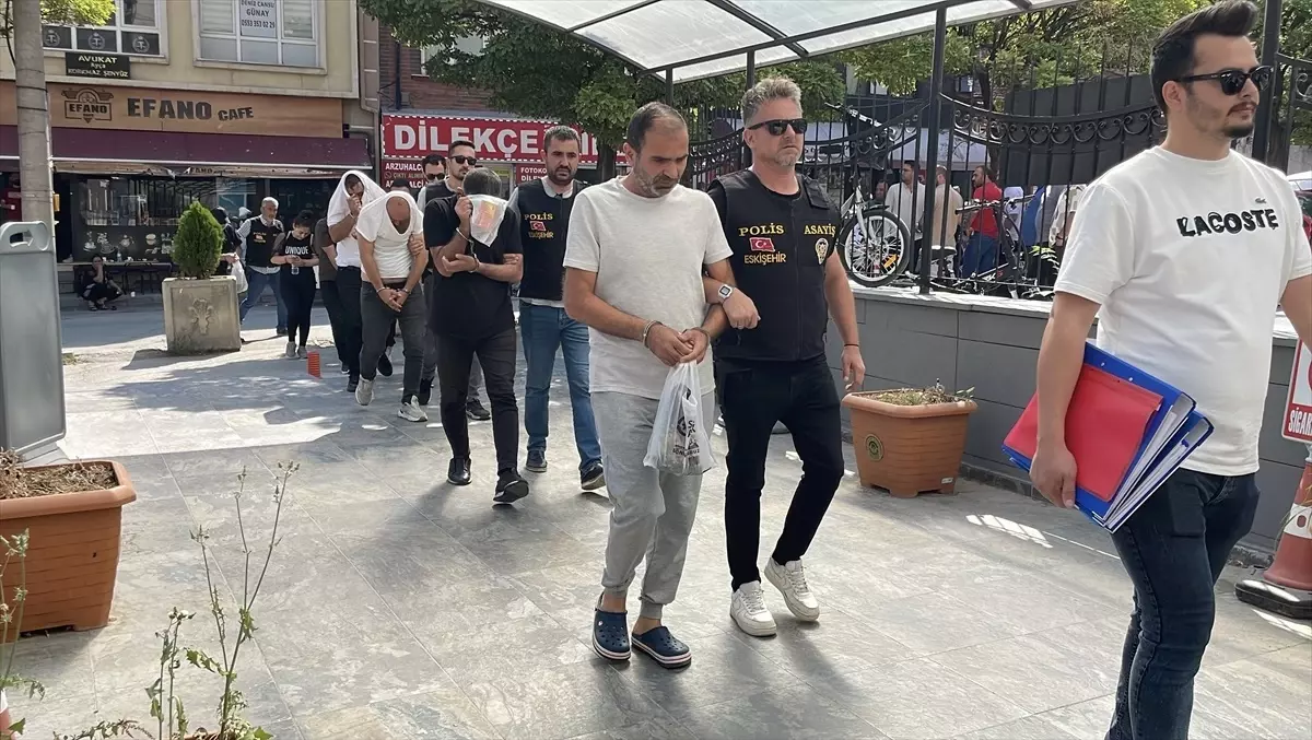 Eskişehir'de Sahte Arsa Satışı Operasyonu: 7 Gözaltı