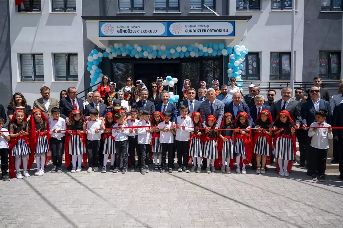 Eskişehir'de Gündüzler İlkokulu ve Ortaokulu Açıldı
