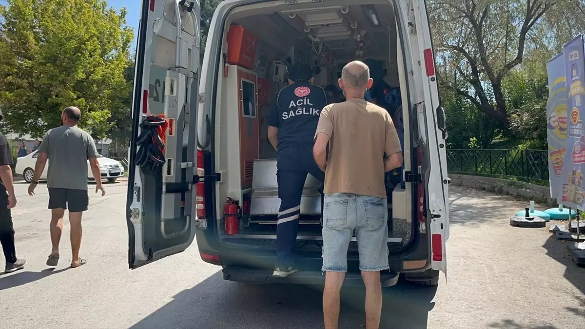Eskişehir'de İkinci Kattan Düşen Kadın Hastaneye Kaldırıldı
