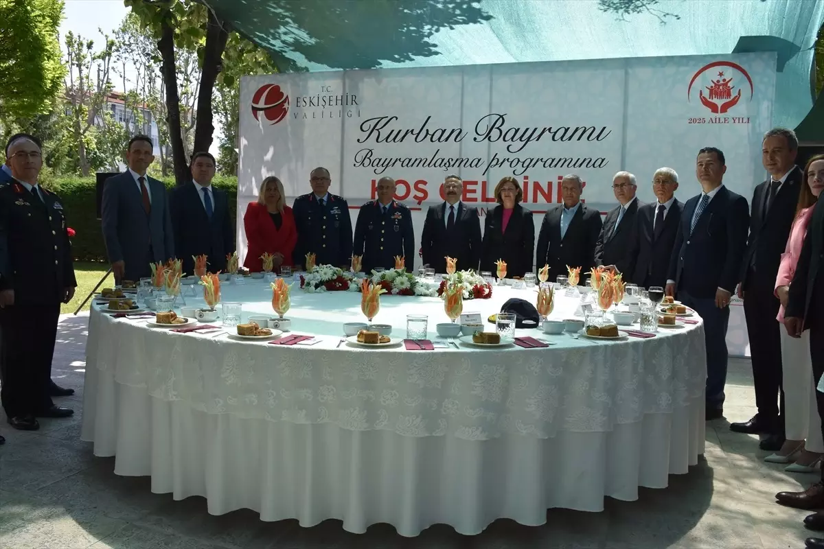 Eskişehir'de Bayramlaşma Programı Düzenlendi