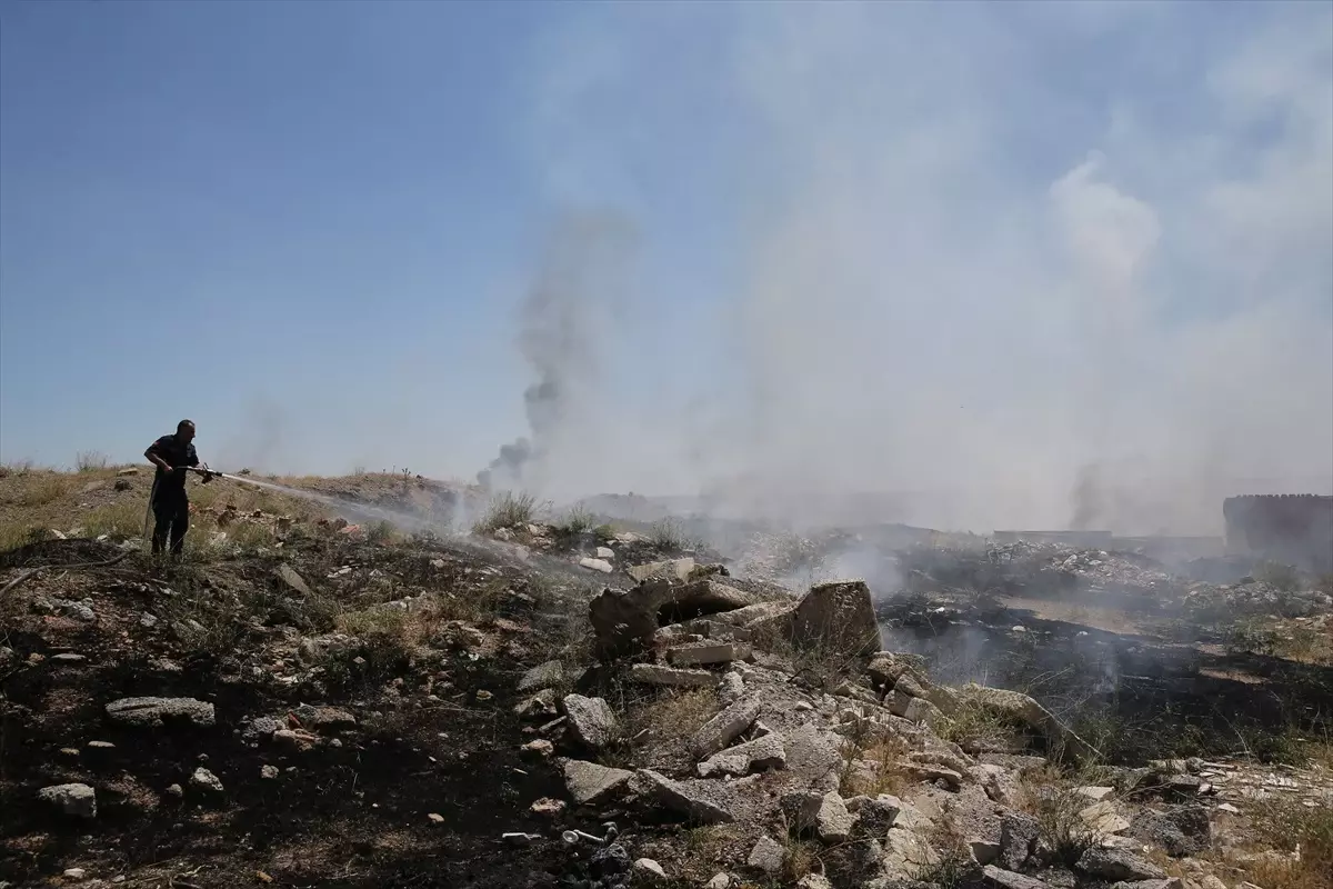 Eskişehir'de Otluk Alanda Yangın Kontrol Altına Alındı