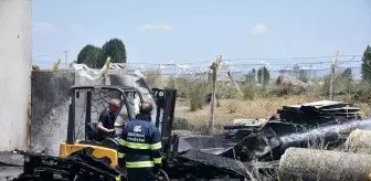 Eskişehir'de Süt Ürünleri Deposunda Yangın: 2 Yaralı