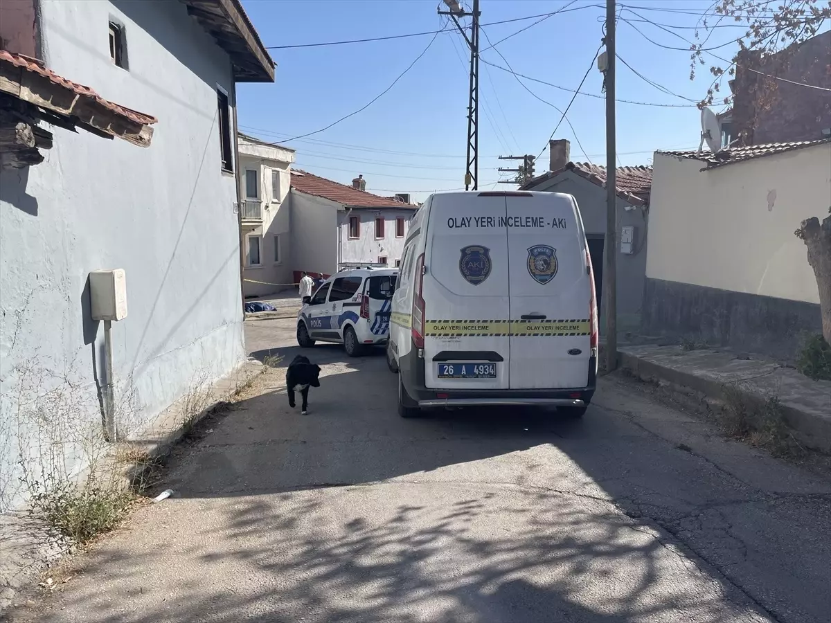 Eskişehir'de Yalnız Yaşayan Adam Evinde Ölü Bulundu