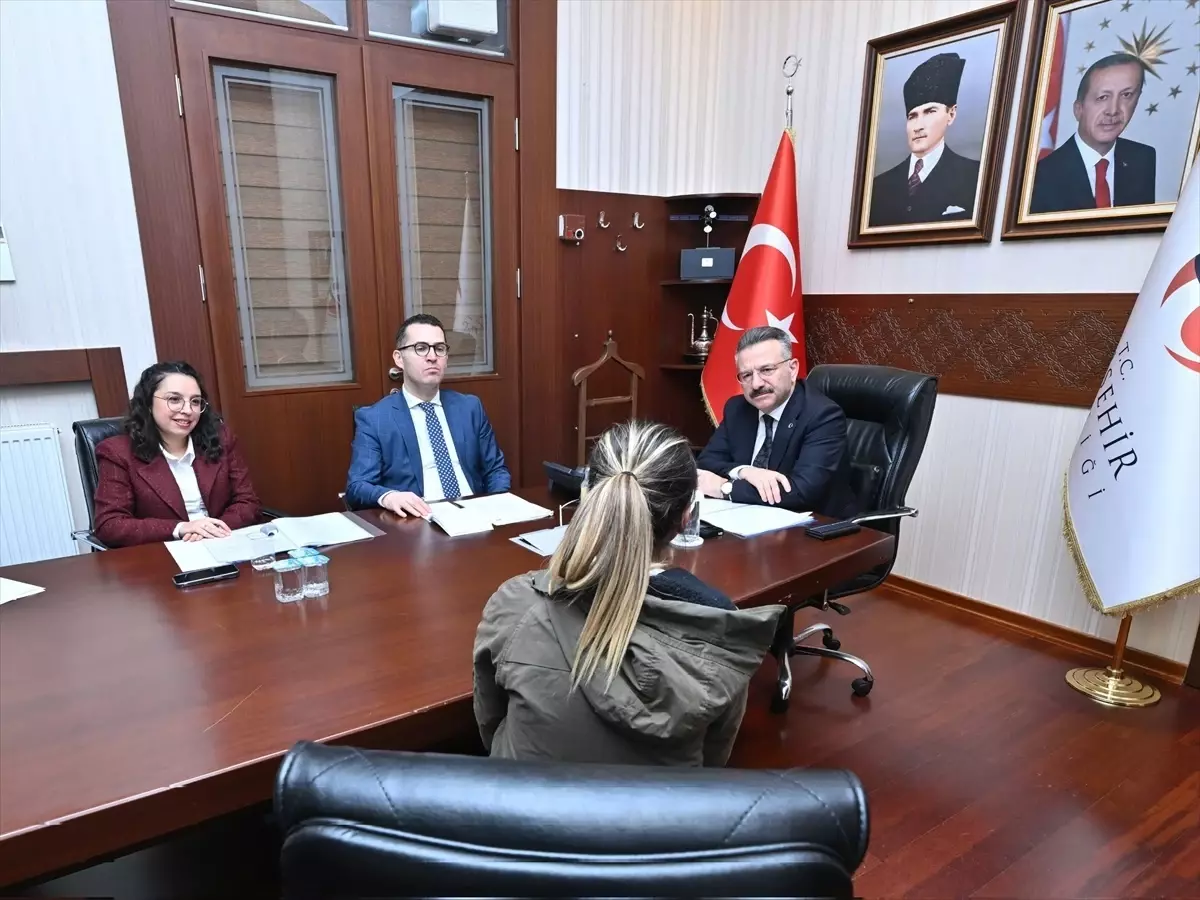 Eskişehir Valisi Aksoy, Halk Günü Toplantılarıyla Vatandaşla Buluşuyor