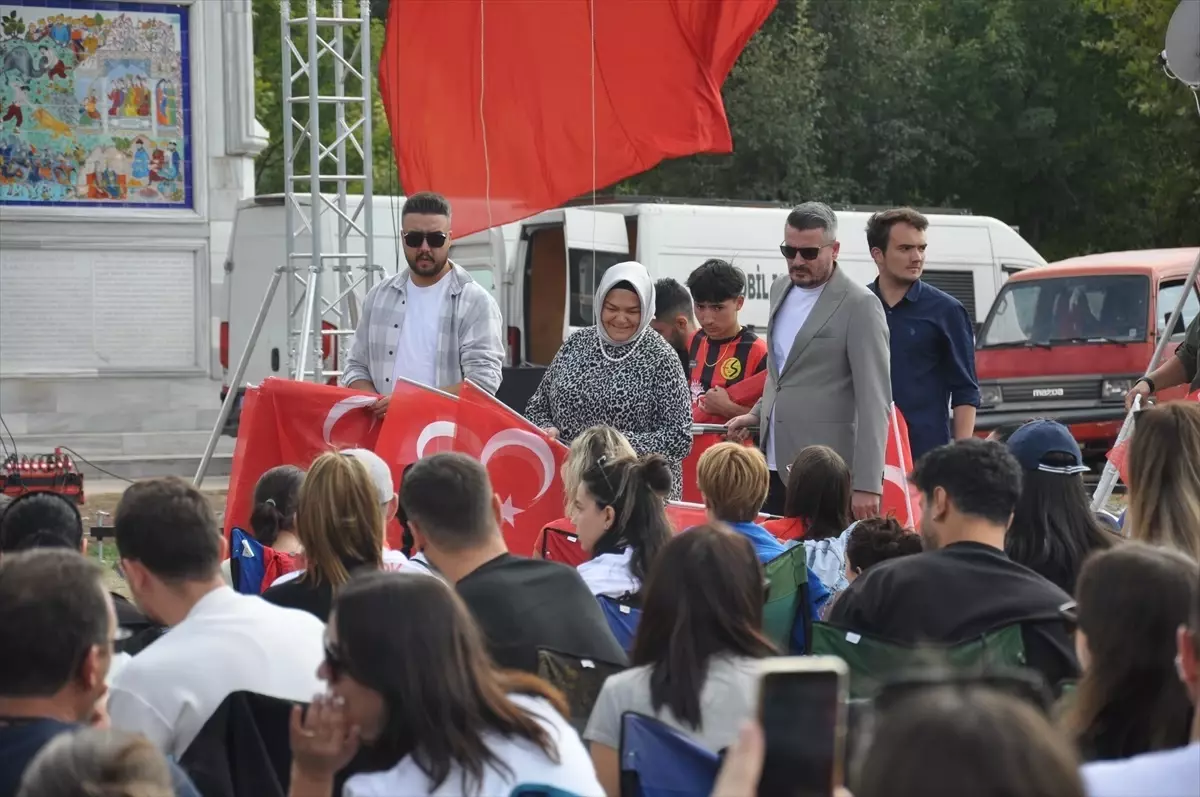 Eskişehir'de A Milli Kadın Voleybol Takımı'nın Final Maçı Coşkuyla İzlendi