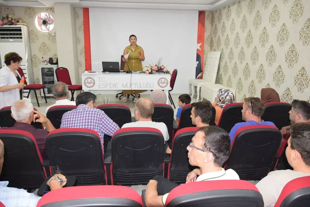 Espiye'de Din Görevlilerine Sağlık Eğitimi Verildi