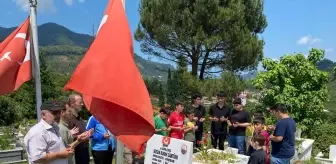 Espiye'de hafızlık öğrencilerinden şehit mezarına ziyaret