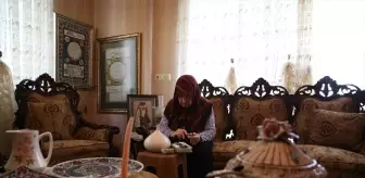 83 Yaşındaki Bedia Aksoy, Sanatla Dolu Bir Hayat Yaşıyor