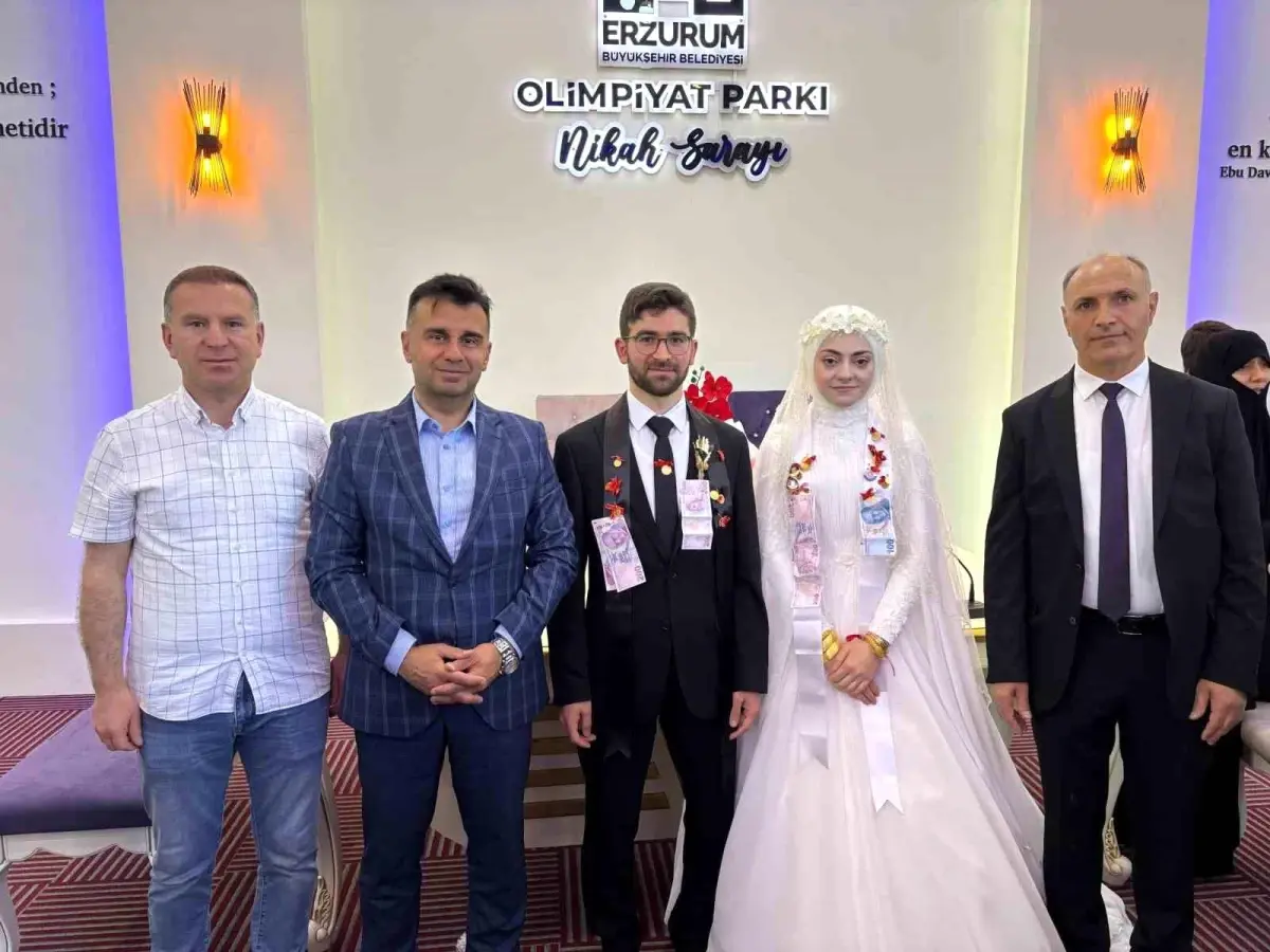Erzurum'da 375. Çift Nikah Töreniyle Evliliğe İlk Adımlarını Attı
