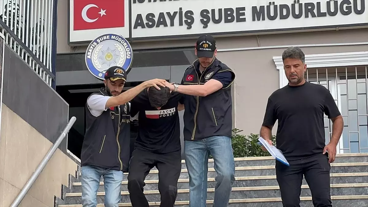 Eyüpsultan'da Taksiciye Yapılan Silahlı Saldırı Sonrası Zanlı Adliyeye Sevk Edildi