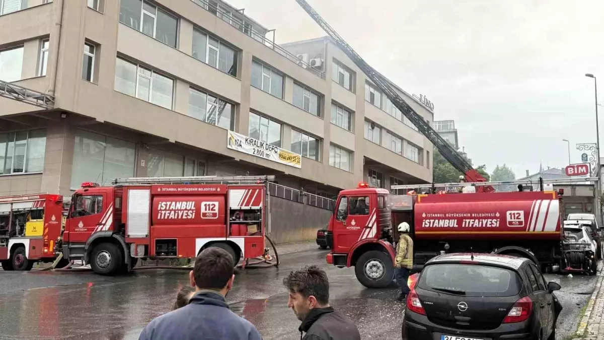 Eyüpsultan'da Tekstil Fabrikasında Yangın Paniği