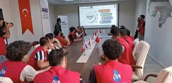 Hakkari'de Gönüllülere Afet Farkındalık Eğitimi
