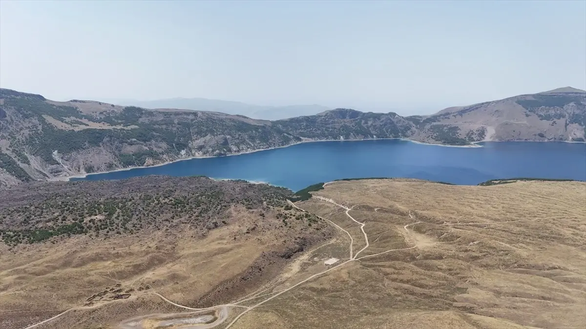 Gazeteciler Nemrut Kalderası'nı Gezdi