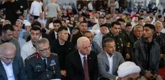 Fatih Camisi'nde 15 Temmuz şehitleri için hatim programı düzenledi