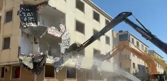 Fatih'te Kentsel Dönüşüm Projesi Başladı: Atılgan Sitesi Yıkıldı