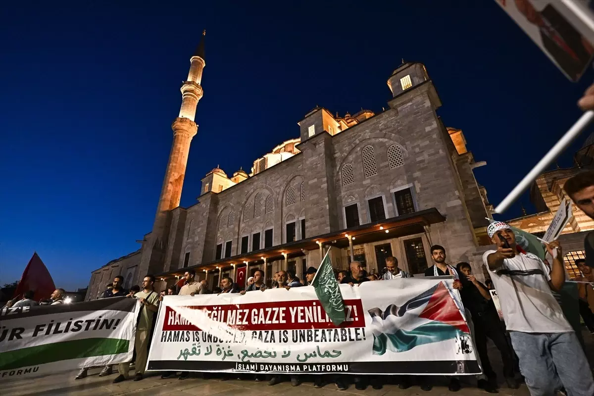 Fatih'te Filistin'e destek yürüyüşü