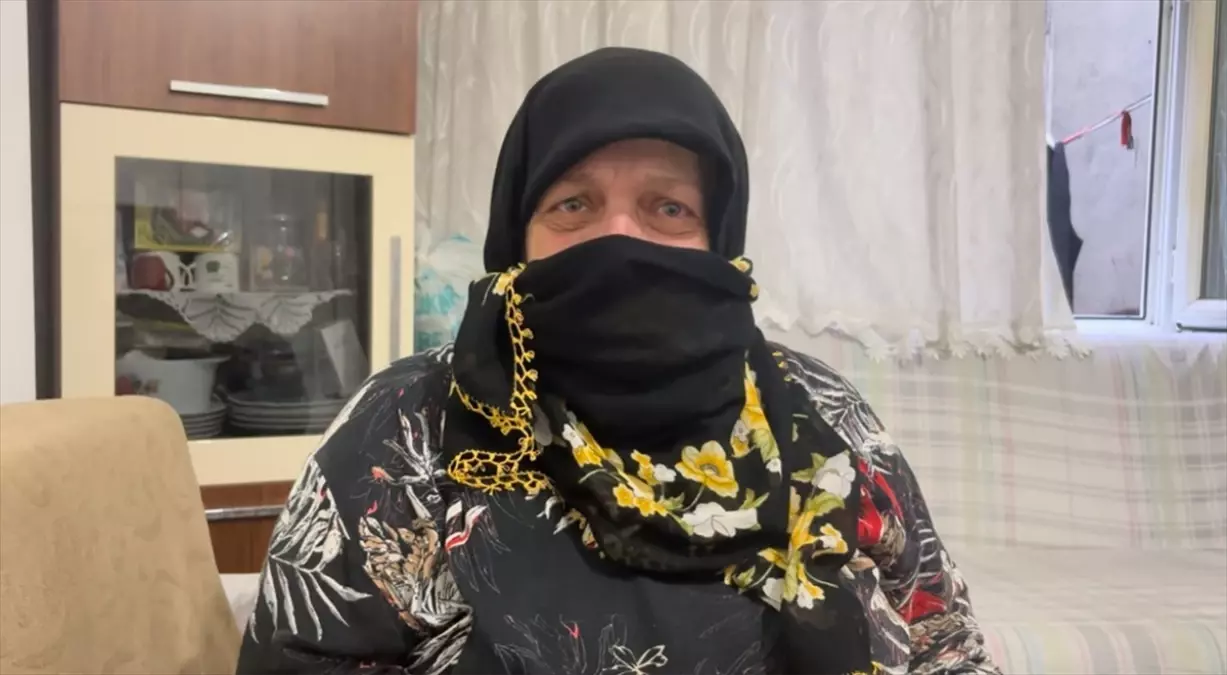 Fatih'te Dolandırıcılık: 70 Yaşındaki Kadın 2 Milyon Lira Ziynet Eşyasını Kaybetti