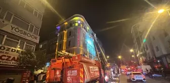 Fatih'te Otelde Yangın Çıktı, 4 Kişi Kurtarıldı