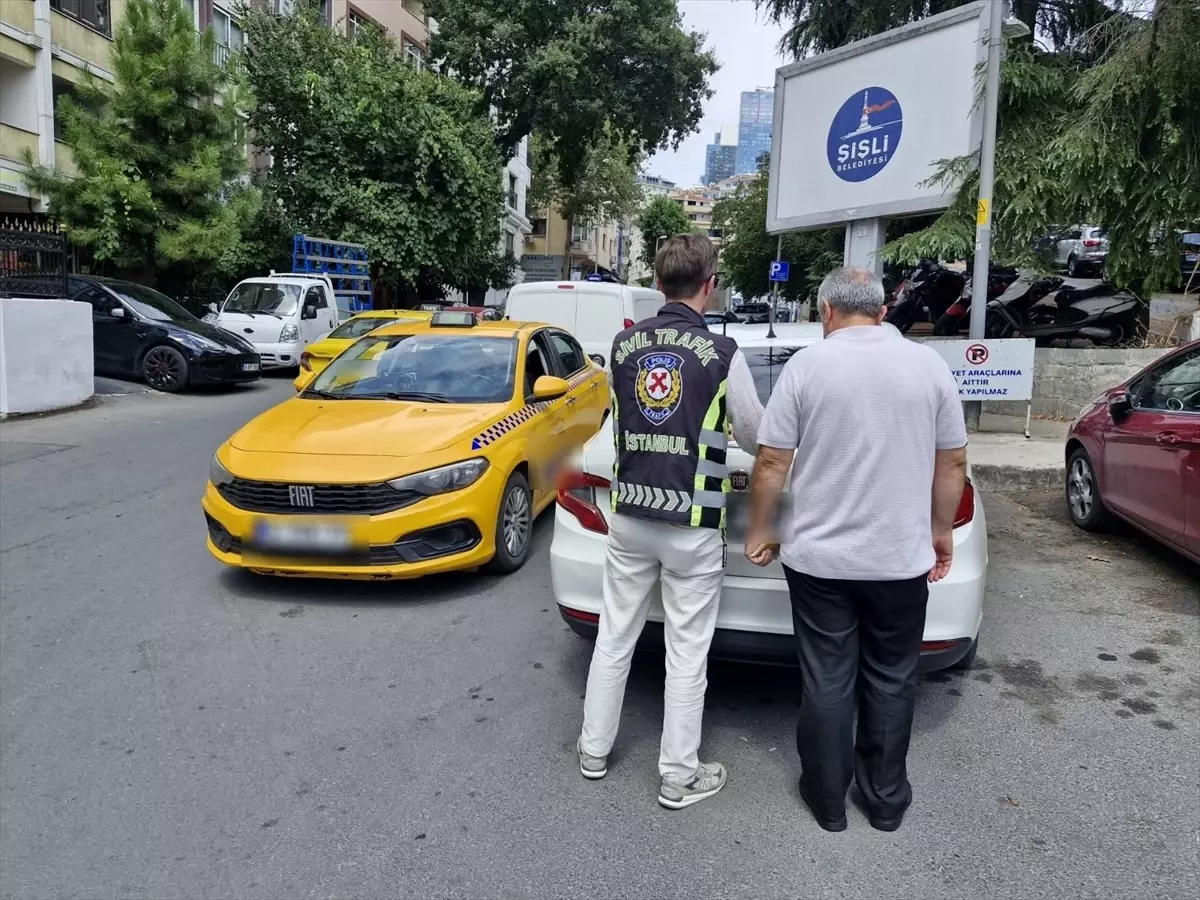 Fatih'te Yolcu Seçen Taksi Sürücüsüne Ceza