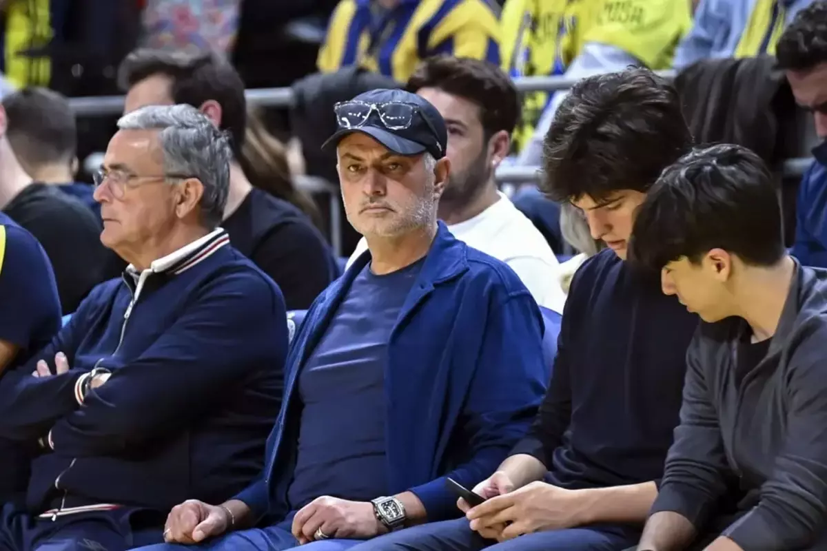 Fenerbahçe Beko'nun Euroleague şampiyonluğu sonrası Mourinho'dan tek cümlelik paylaşım