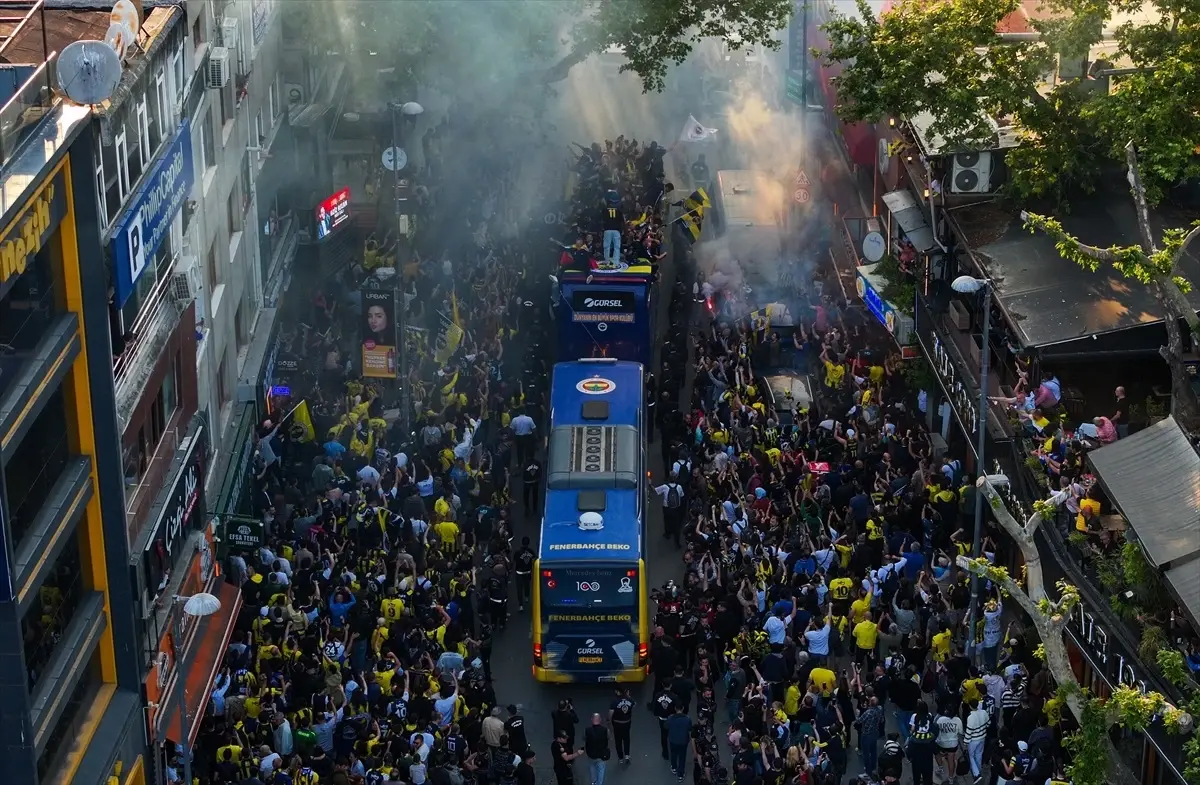 Fenerbahçe Beko, THY Avrupa Ligi Şampiyonluğunu Coşkuyla Kutladı
