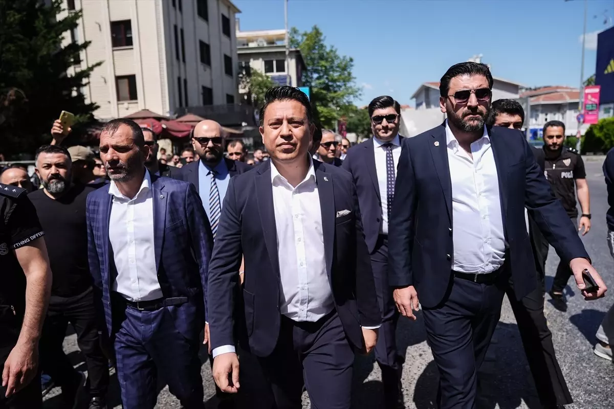 Fenerbahçe'de Olağanüstü Genel Kurul İçin 9 Bin 700 İmza Toplandı