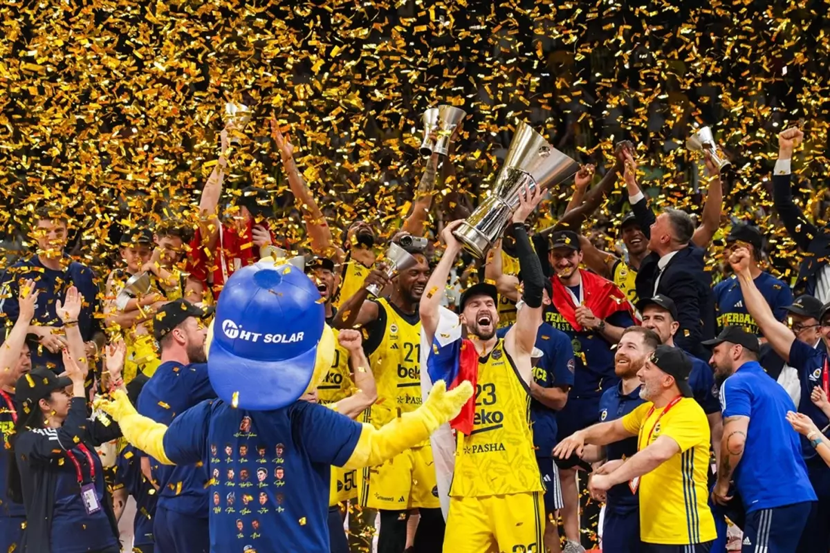 Fenerbahçe EuroLeague şampiyonluğunu taraftarlarıyla kutlayacak