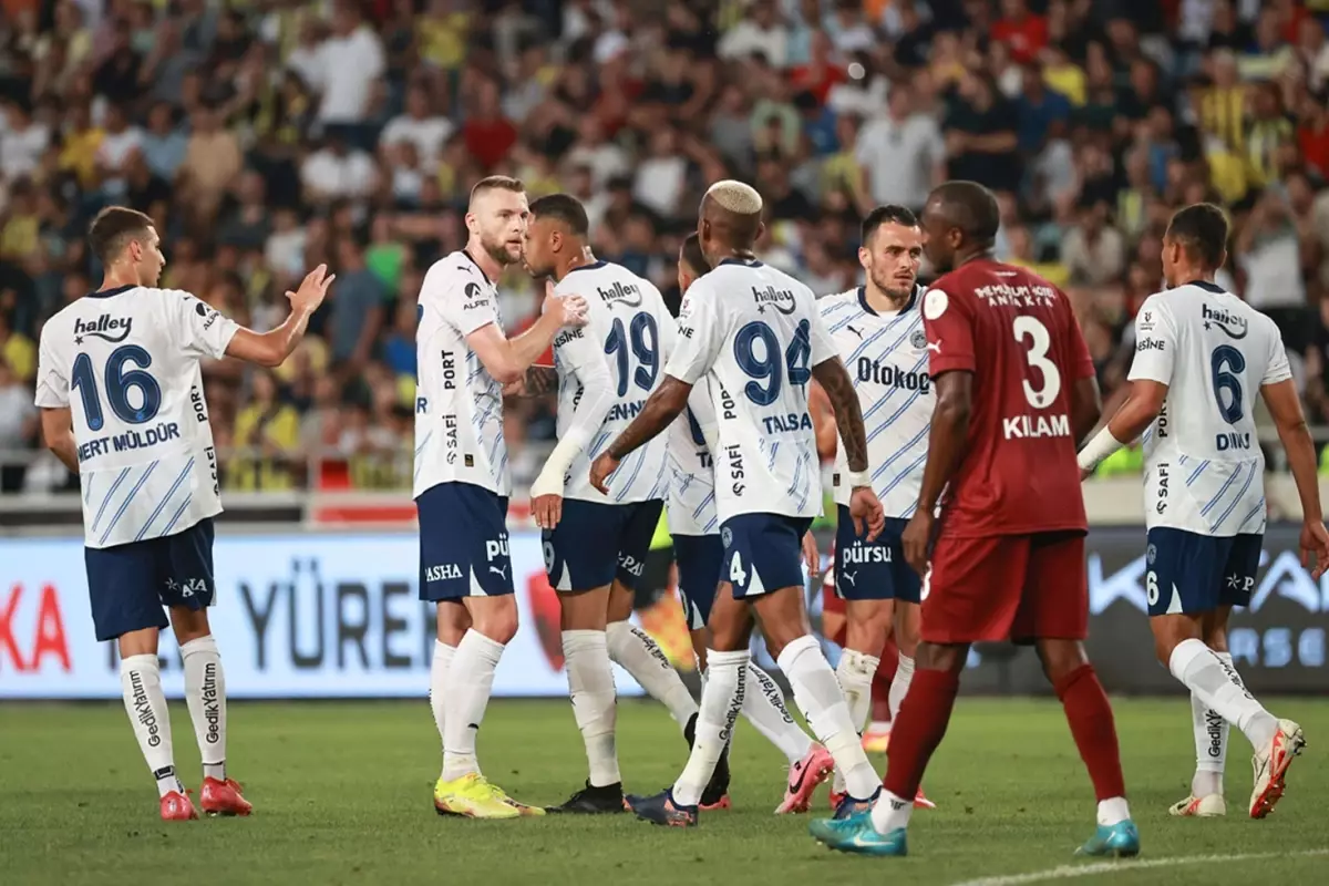 Fenerbahçe Hatayspor karşısında bu sezon ilk kez kırmızı kart gördü