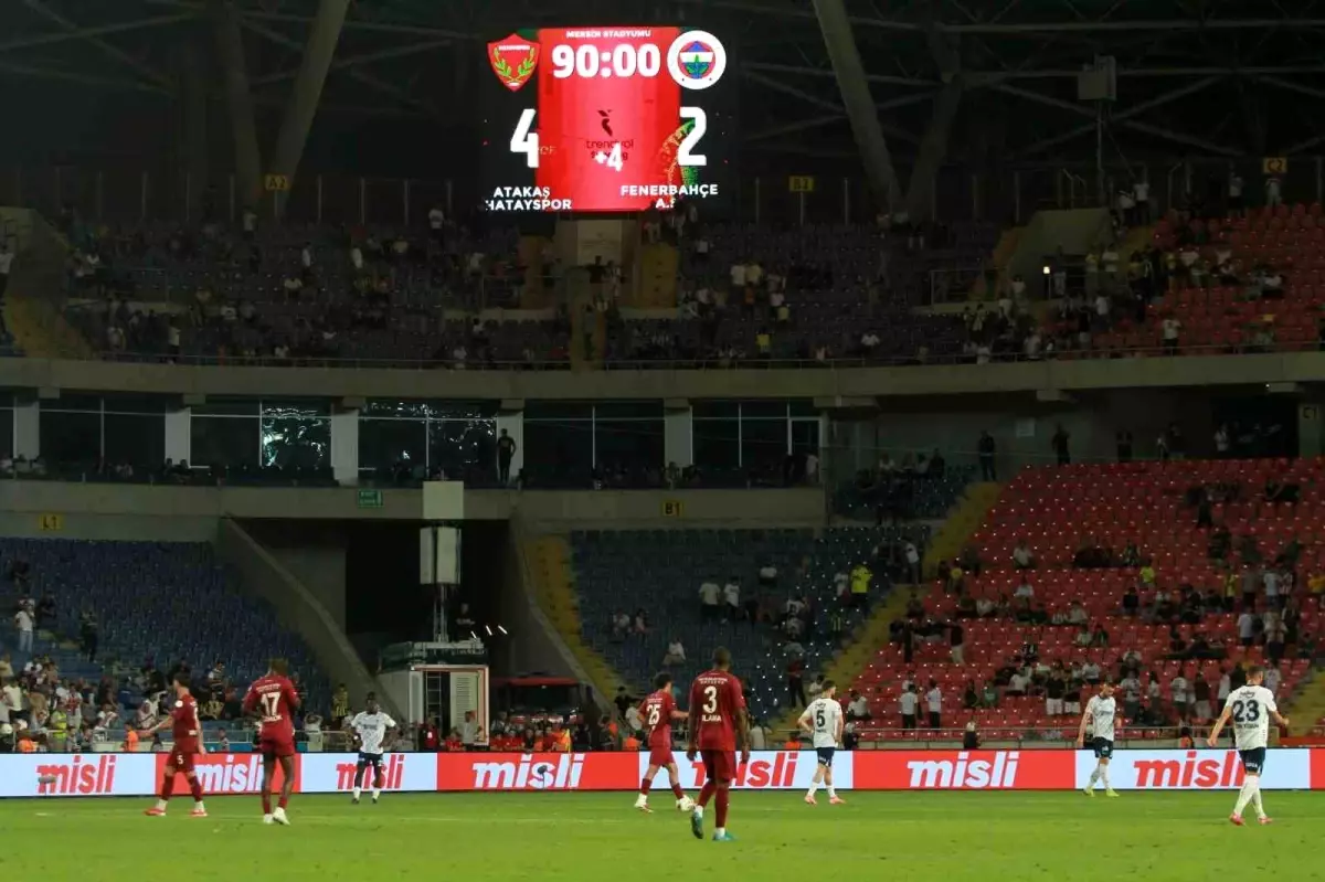 Fenerbahçe, Hatayspor'a 4-2 Yenilerek Mağlubiyet Serisini Sürdürdü