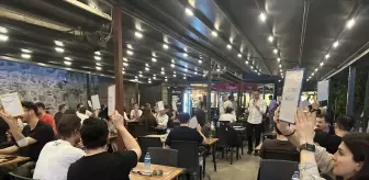 Fenomen dizinin hayranları 'kendi gününde kendi mekanında' birincilik için yarışıyor
