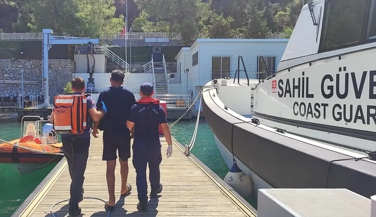 Fethiye Açıklarında Rahatsızlanan Kişi Tahliye Edildi