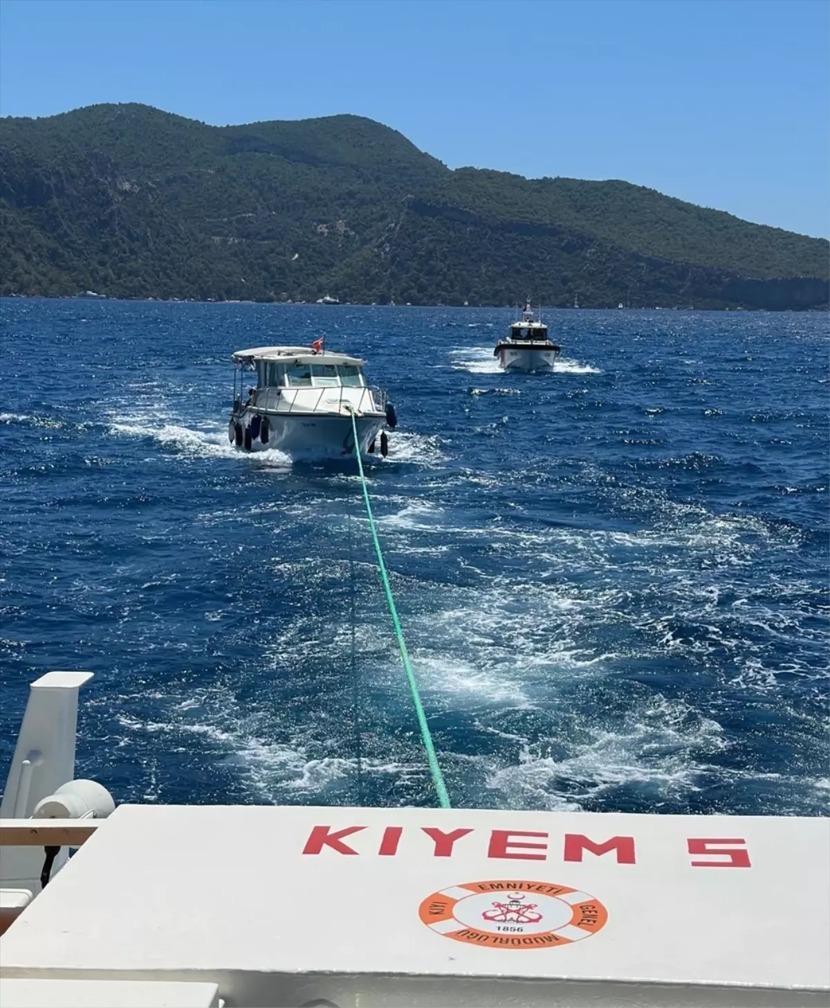 Fethiye Açıklarındaki Sürüklenen Tekne Kurtarıldı