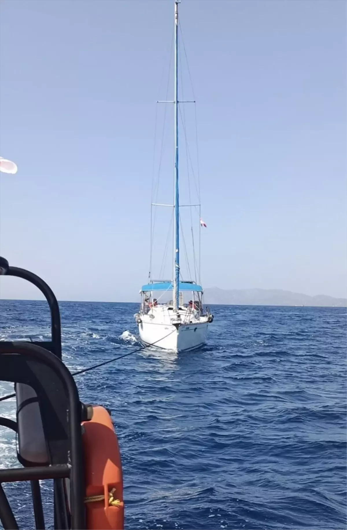 Fethiye Açıklarında Sürüklenen Teknedeki İki Kişi Kurtarıldı