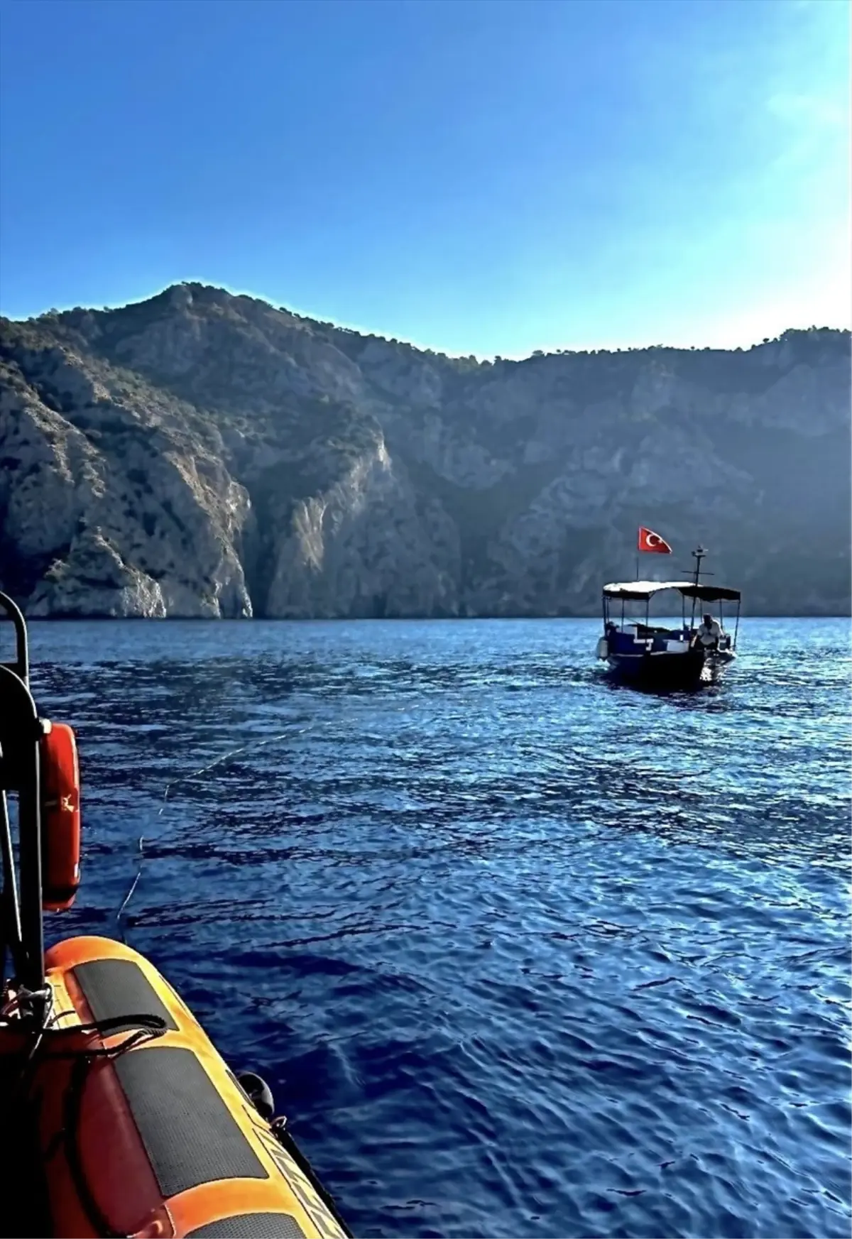 Fethiye Açıklarında Sürüklenen Teknedeki Kişi Kurtarıldı